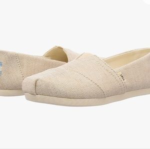 Tom's 🍁 Canvas Classics